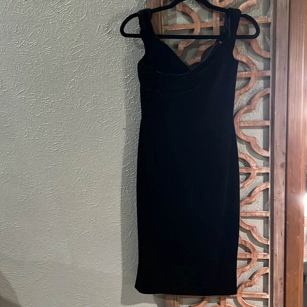 Marchesa Notte Velvet Pencil Dress - Picture 6 of 8